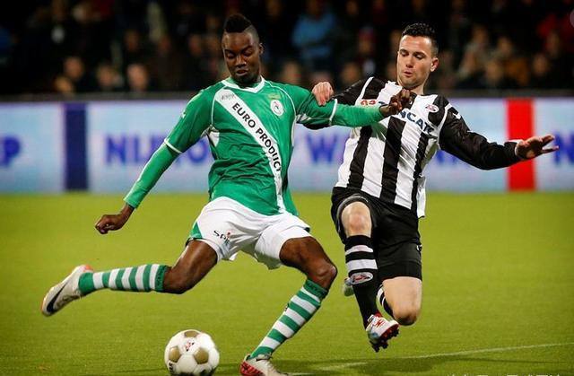 体育西甲:主场失利 皇家社会队1-2巴列卡诺队